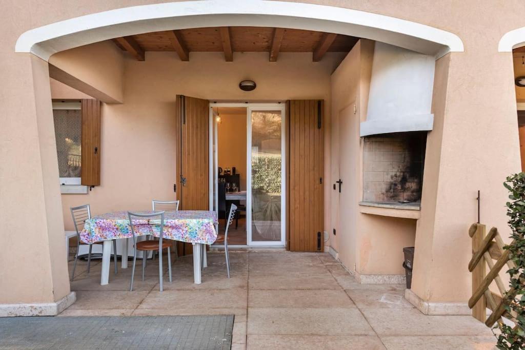 Oliva Apartment - Featuring A Private Garden And Access To A Pool Barcuzzi Eksteriør bilde